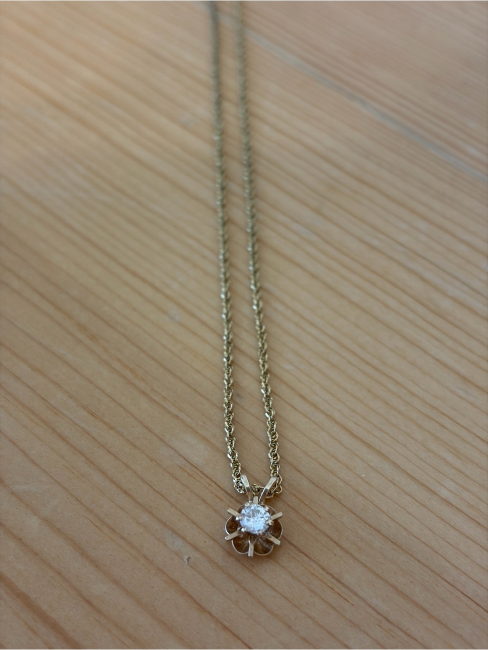 Vintage Italian 14k Gold Flower Pendant Necklace with Diamond Stone 21 Inch - Picture 2 of 5